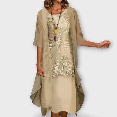 Lynne™ – Timeless Smocked Elegance Dress